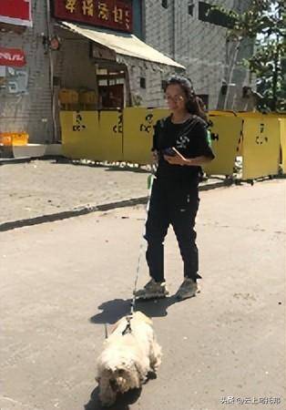 门做饭月入两万一天6单网友曝光细节凯发K8首页登录女子穿“瑜伽裤”上(图7)