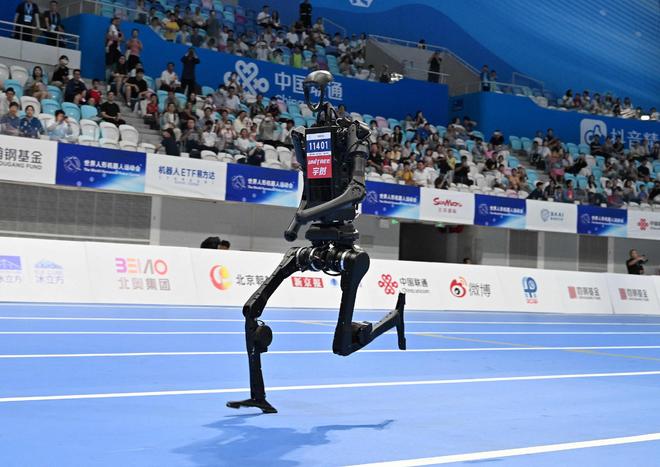 兴兴：用遥控追求极致速度；蔡浩宇AI游戏上架2719元｜极客早知道凯发app网站Sam Altman：AI存在泡沫；宇树机器人夺金王(图6)